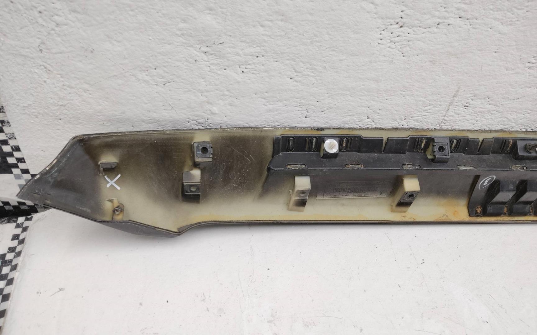 Накладка на капот