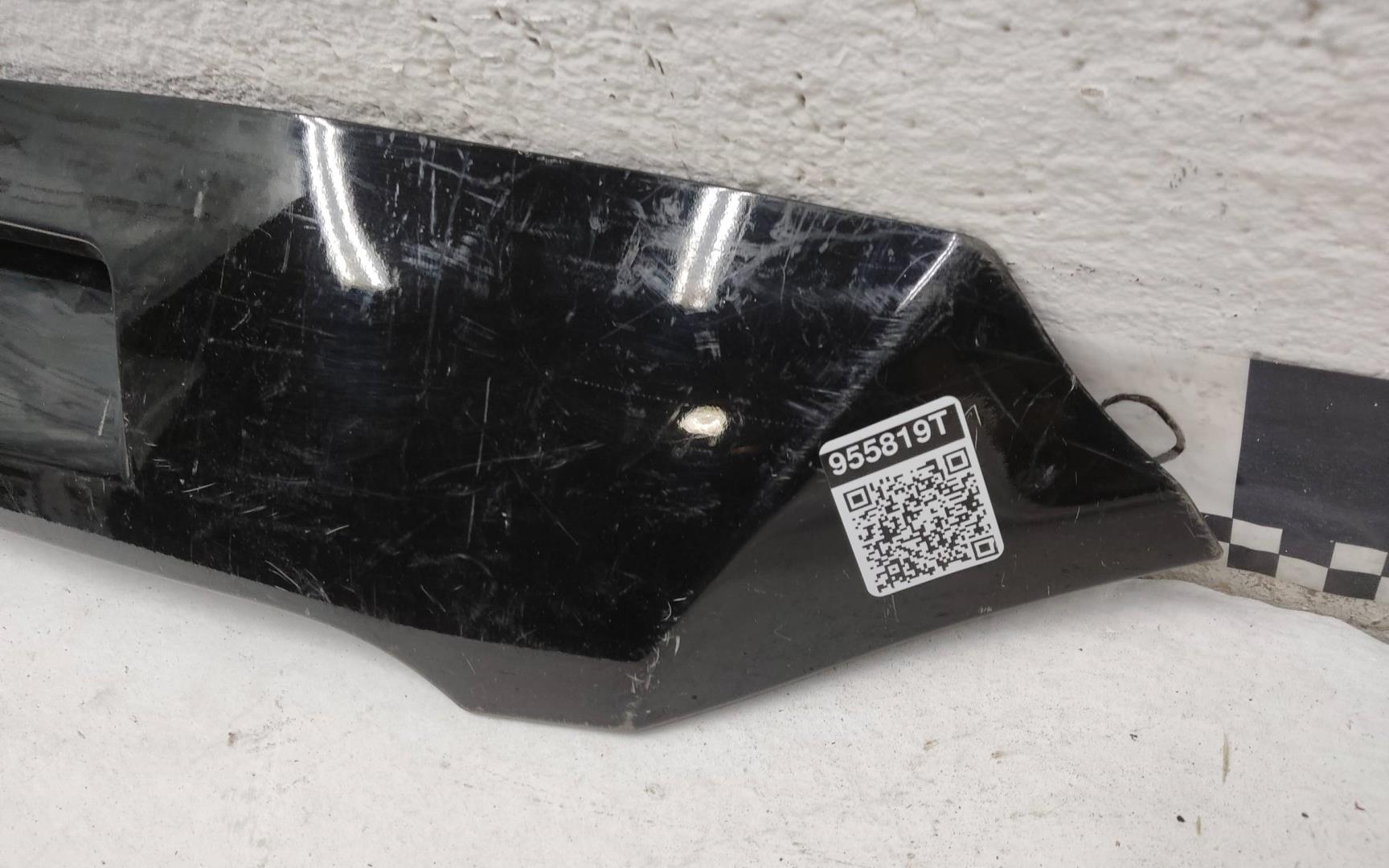 Накладка на капот