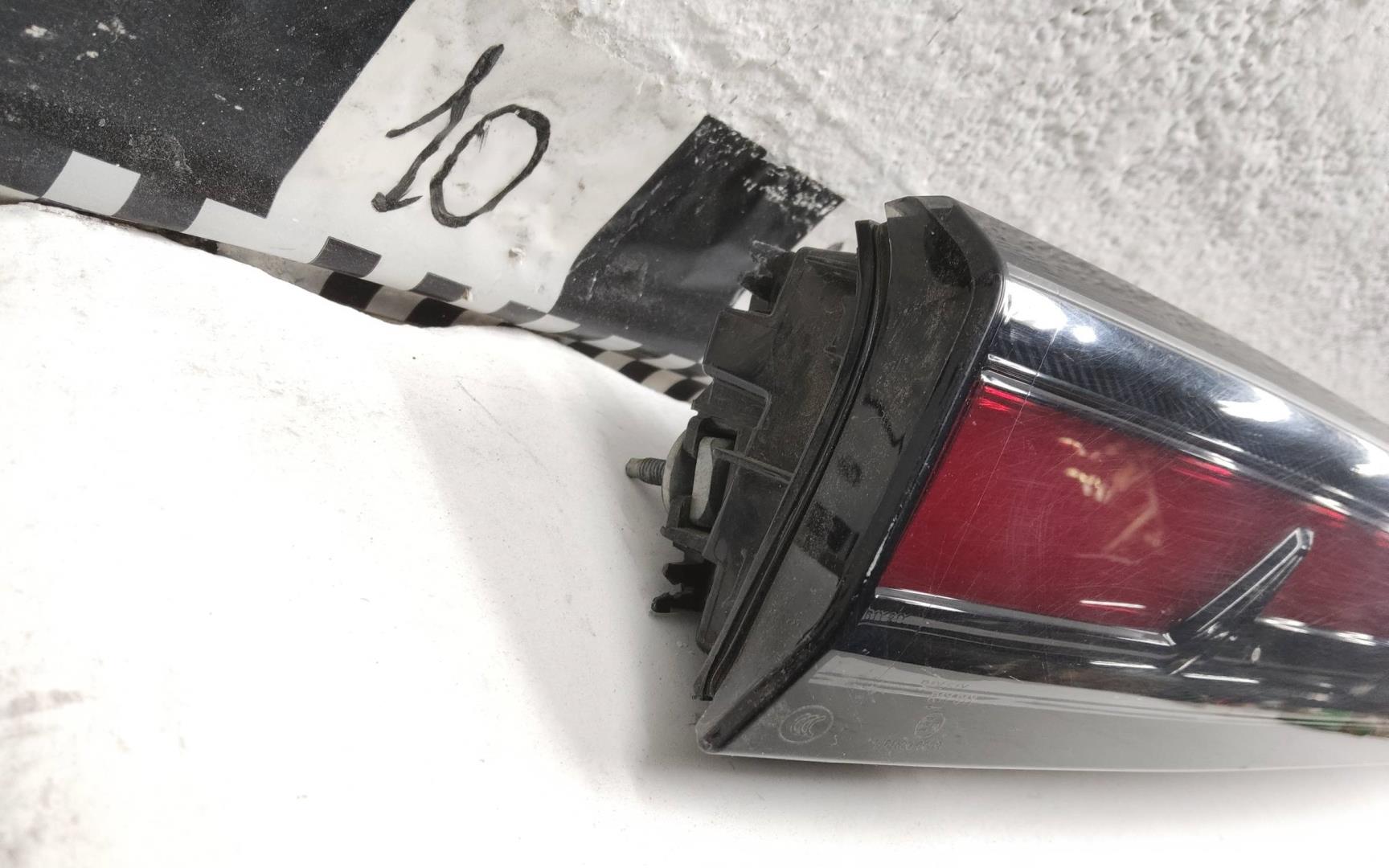 Фонарь задний (стоп сигнал)