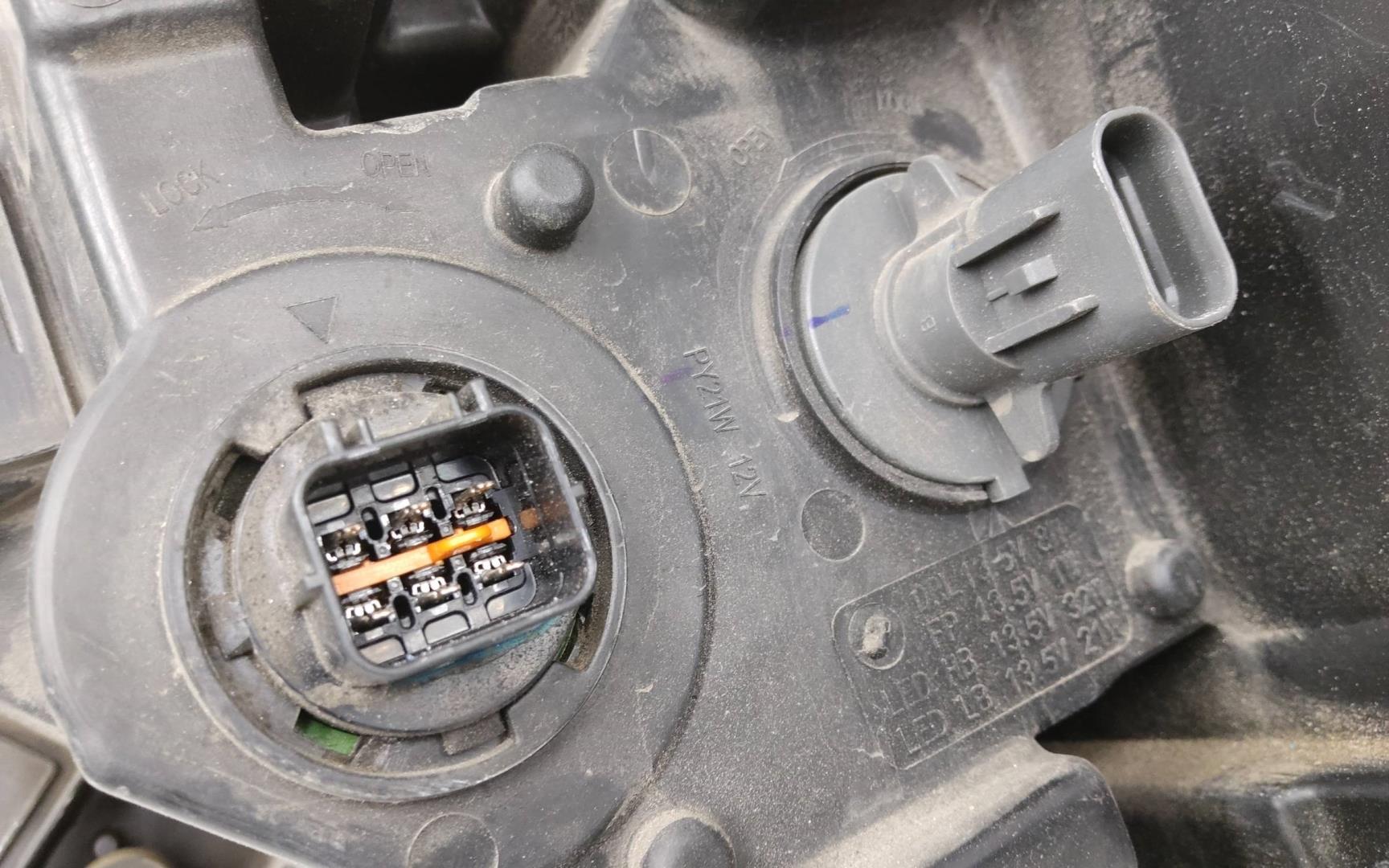 Фара правая