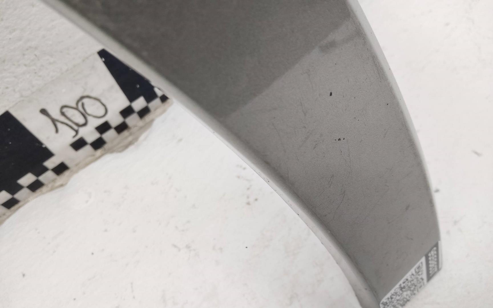 Накладка переднего крыла левого