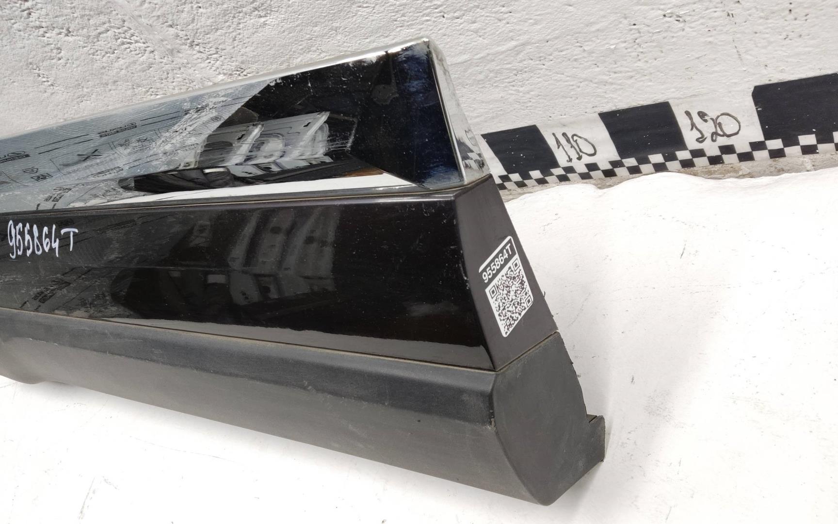 Накладка двери задней правой