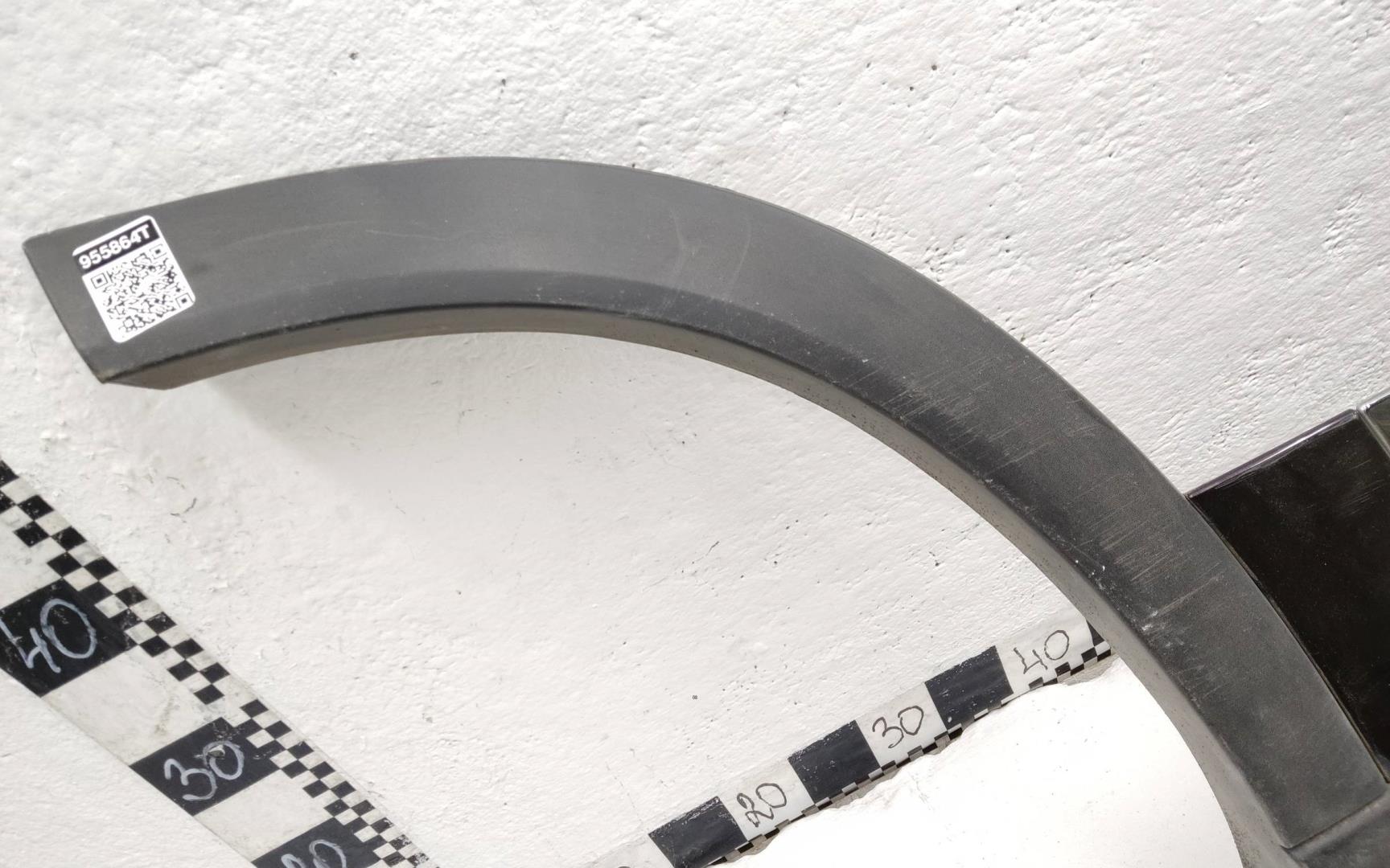 Накладка двери задней правой