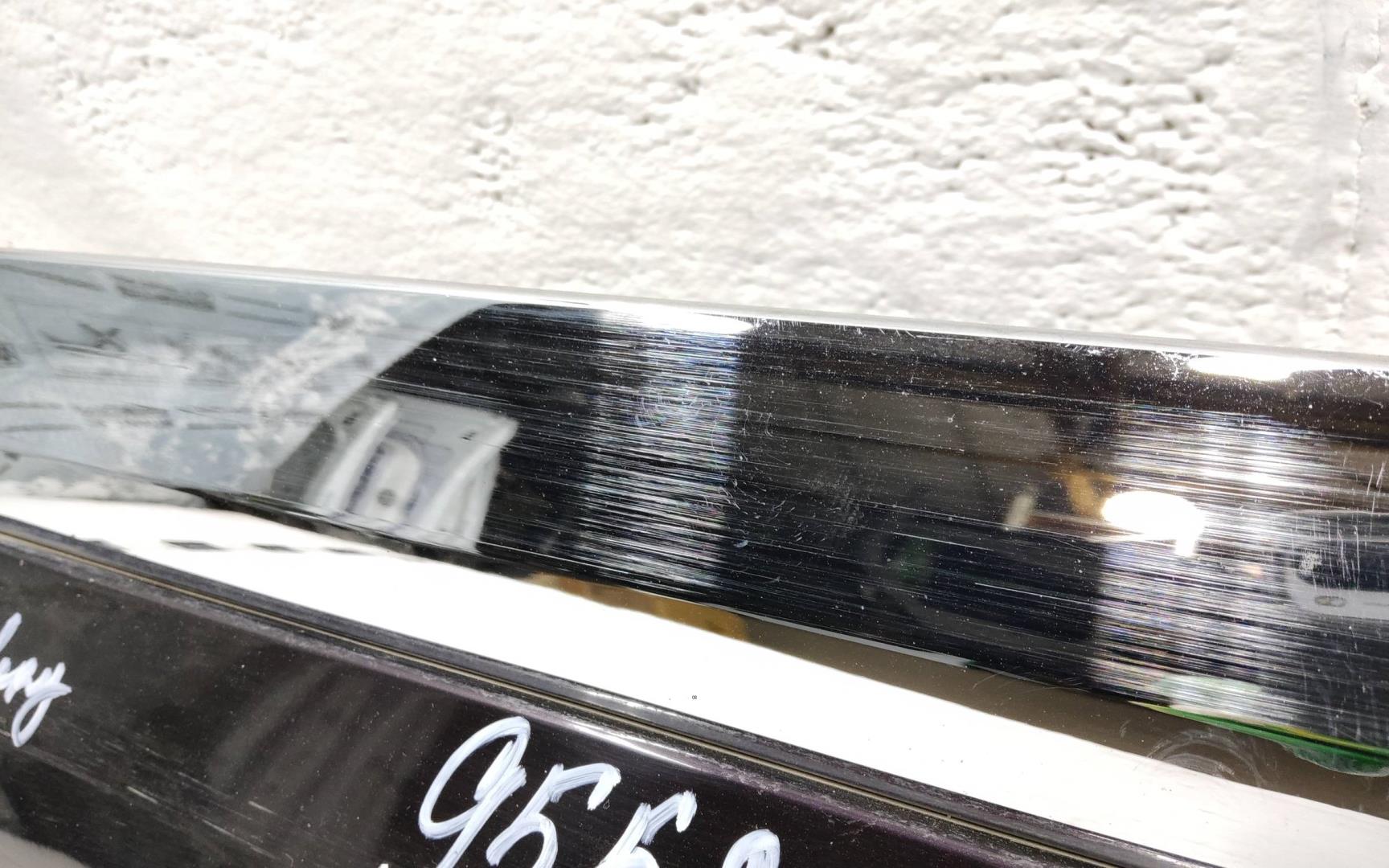 Накладка двери задней правой