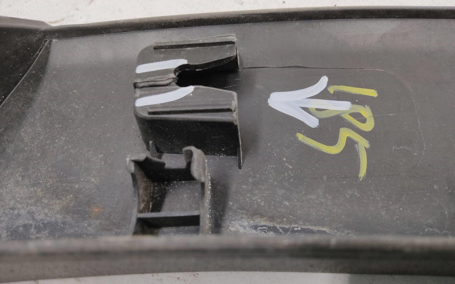 Накладка заднего крыла правого