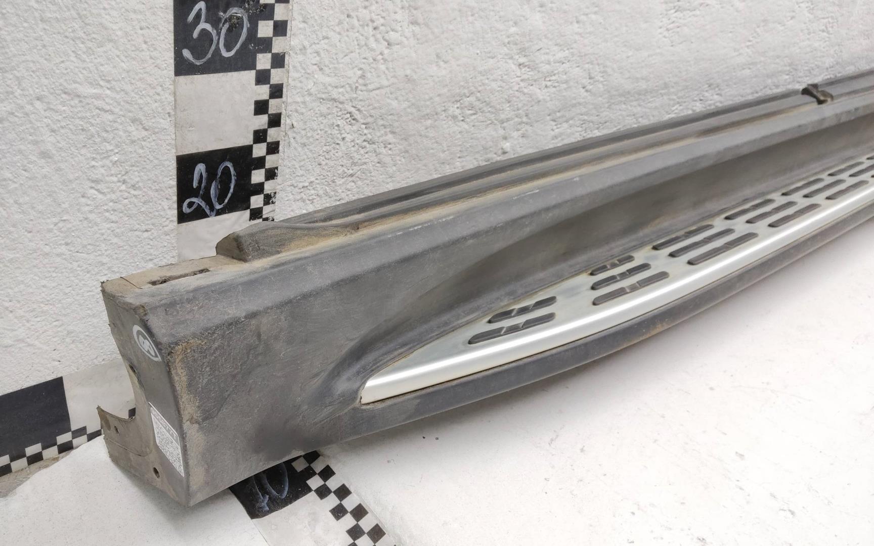 Подножка правая