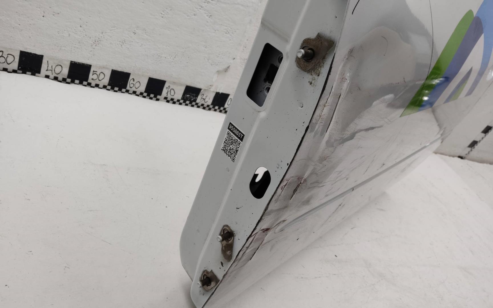 Дверь передняя левая