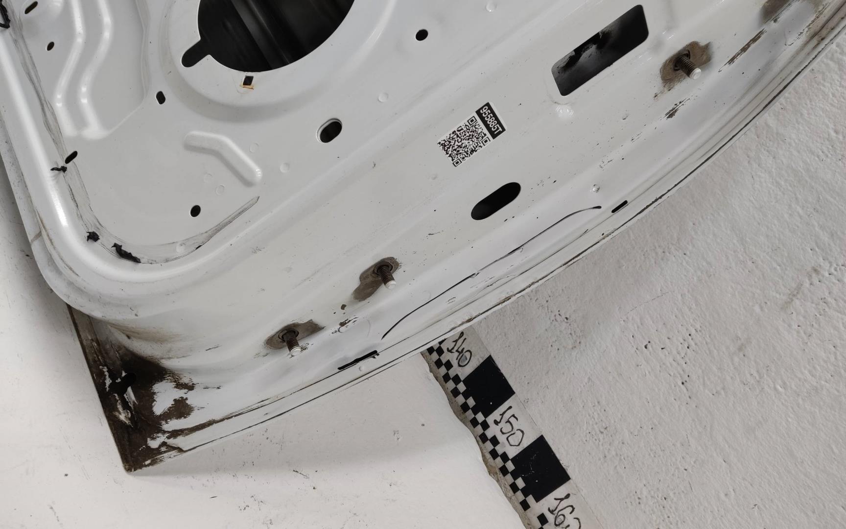 Дверь передняя левая