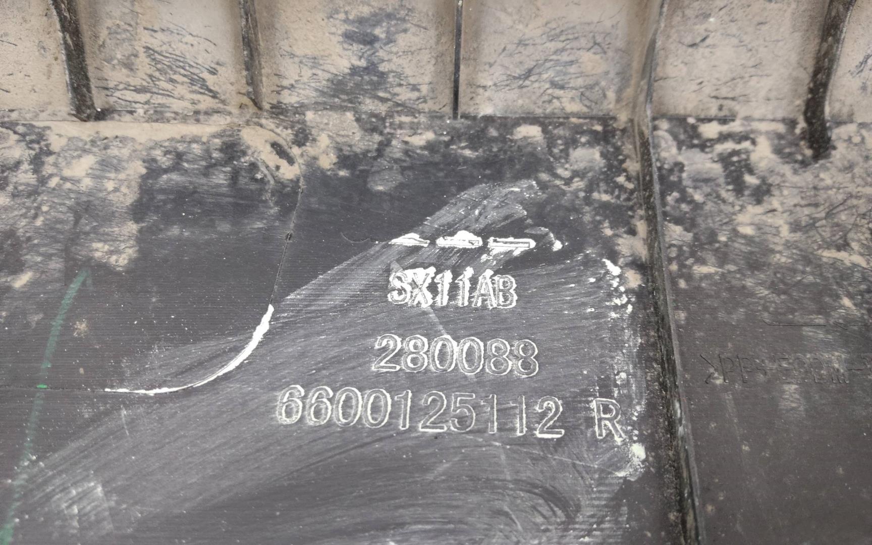 Накладка двери передней правой