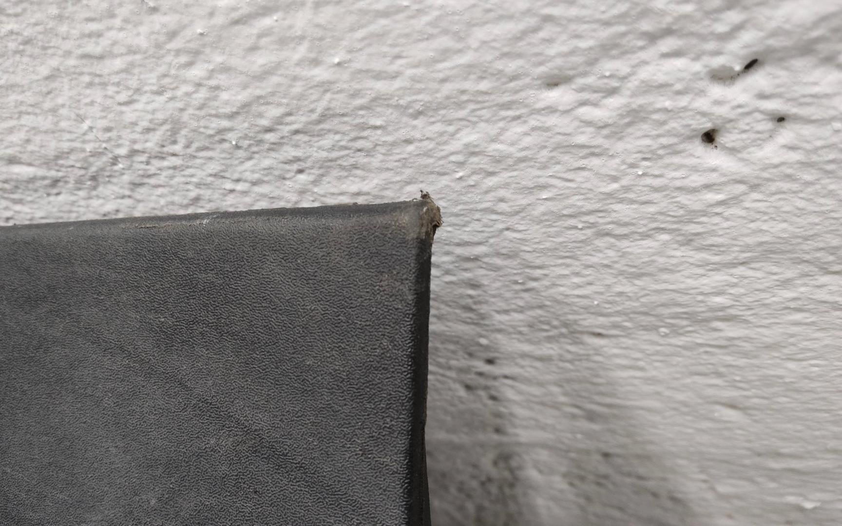 Накладка двери передней левой