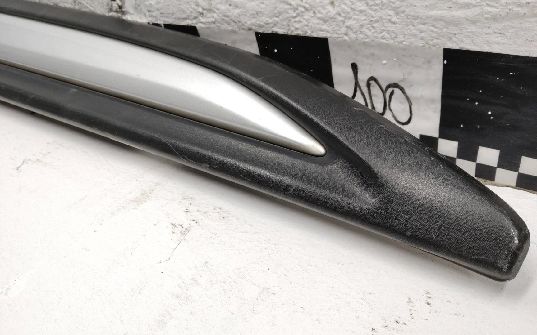 Накладка двери передней правой