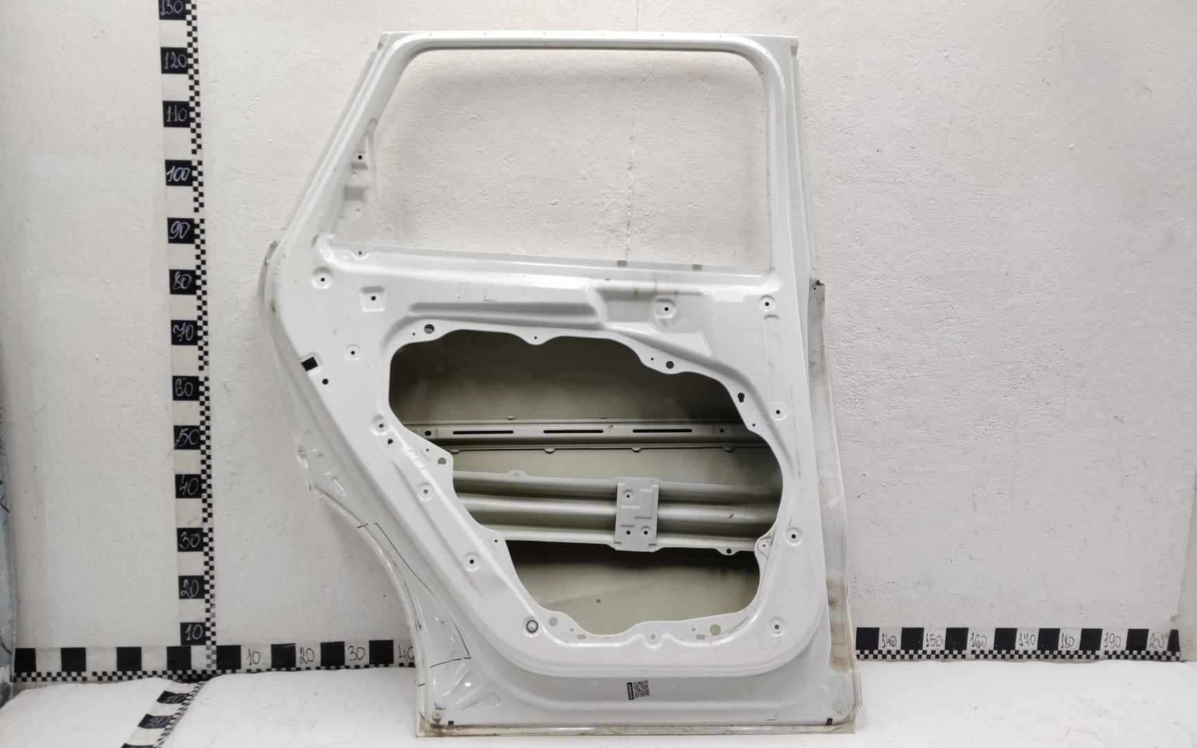 Дверь задняя левая