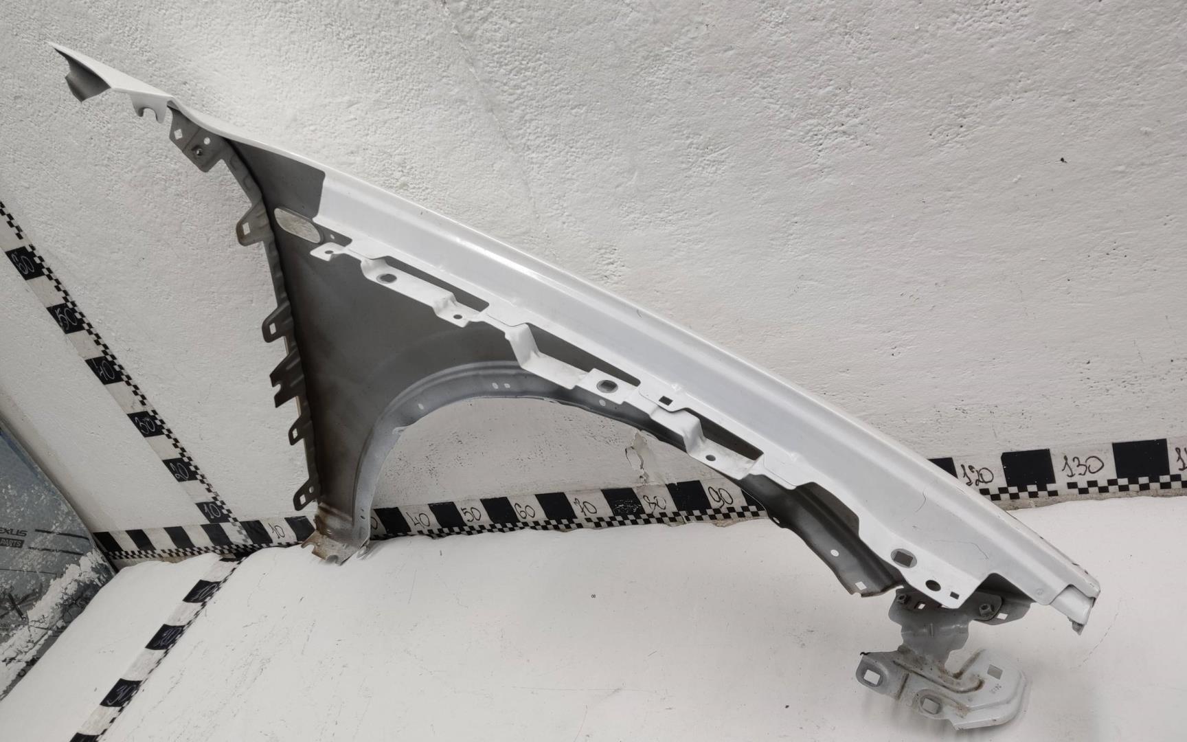 Крыло переднее левое