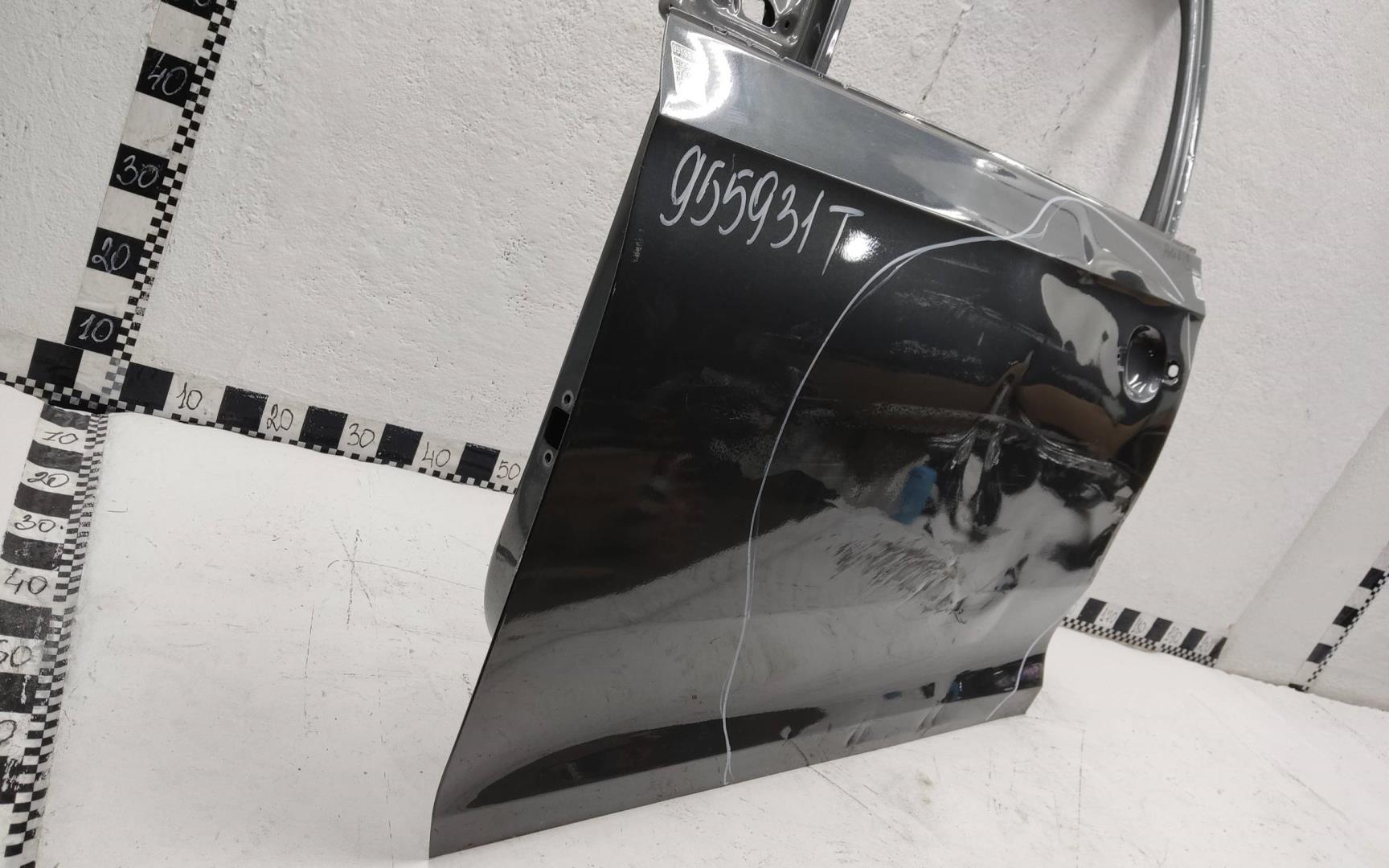 Дверь передняя левая