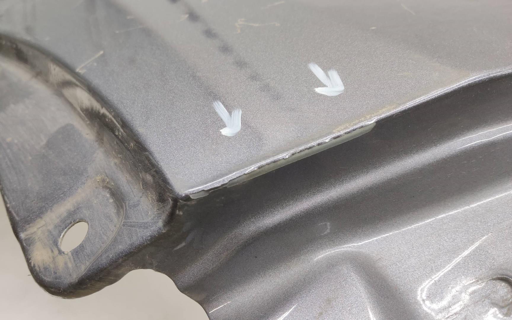 Крыло переднее правое