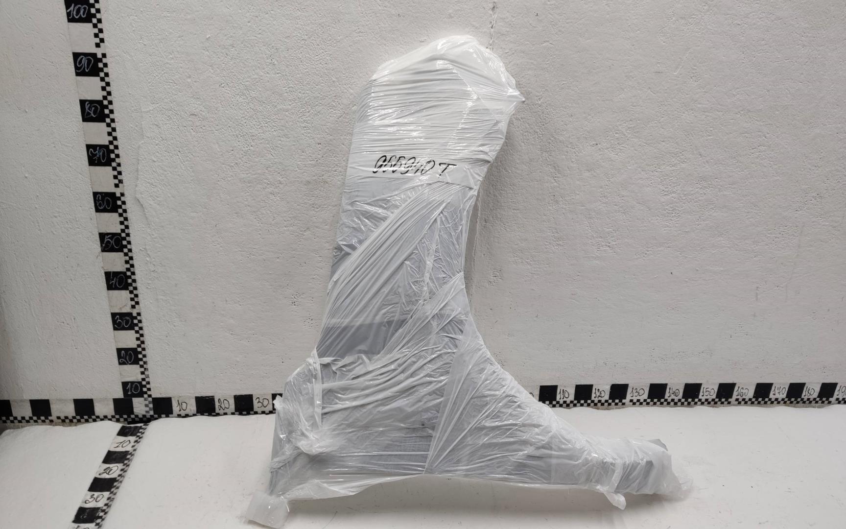 Крыло переднее правое