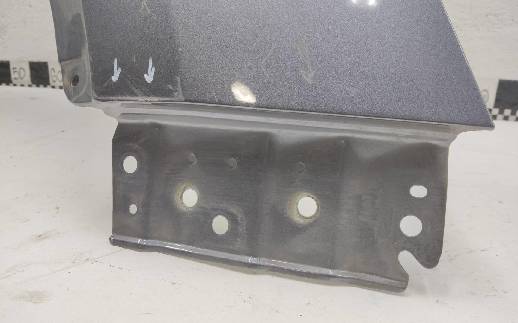 Крыло переднее правое