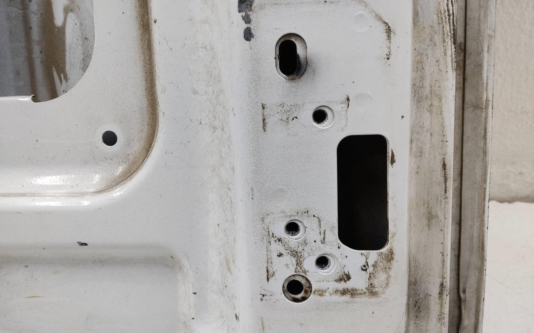 Дверь задняя левая