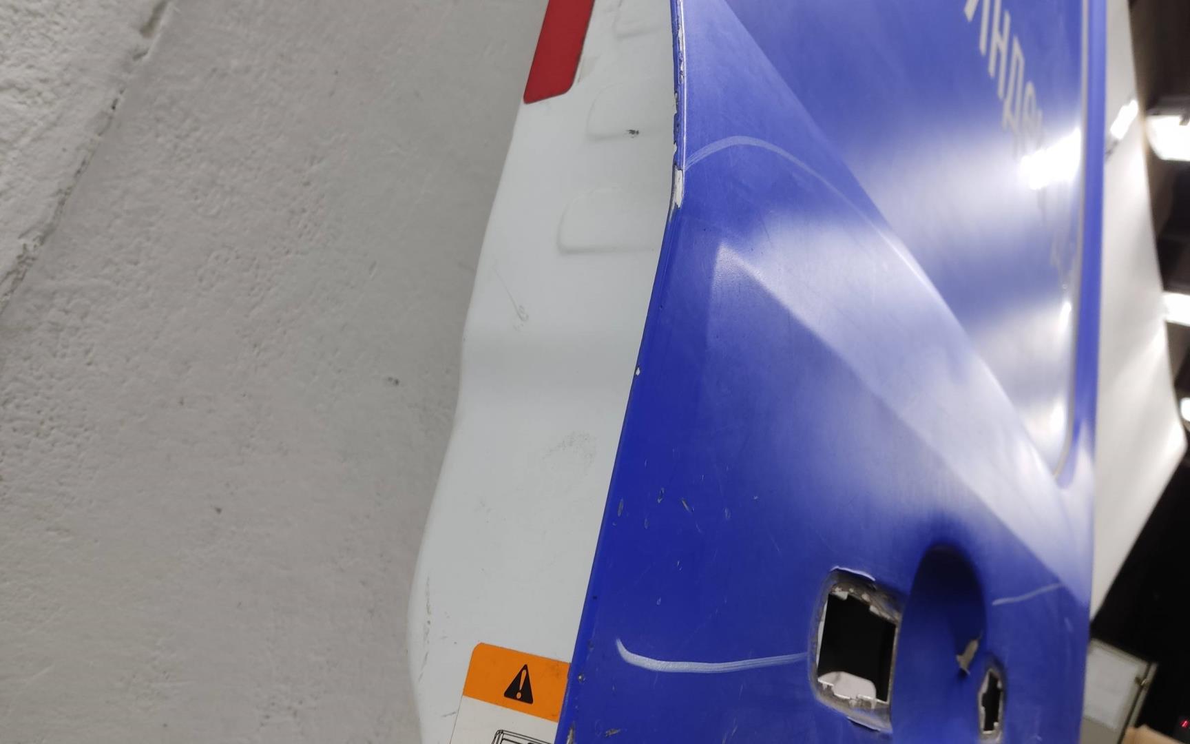 Дверь задняя правая