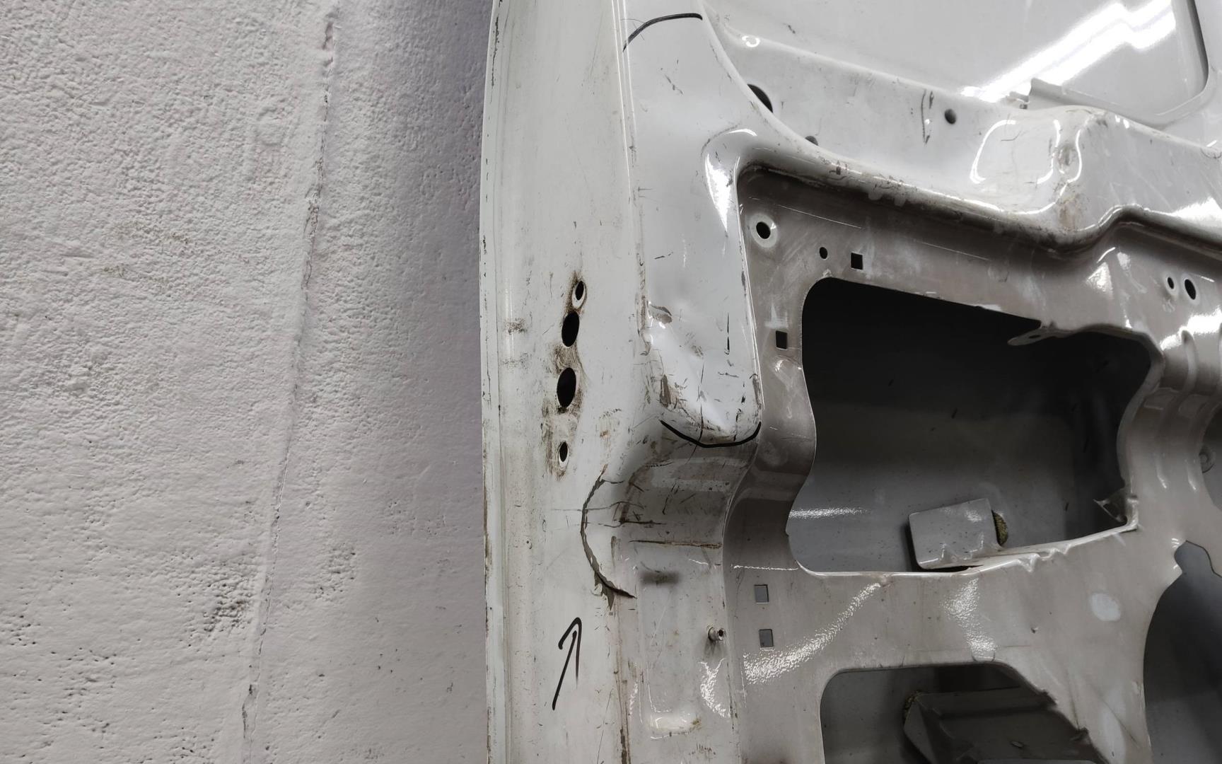 Дверь задняя левая