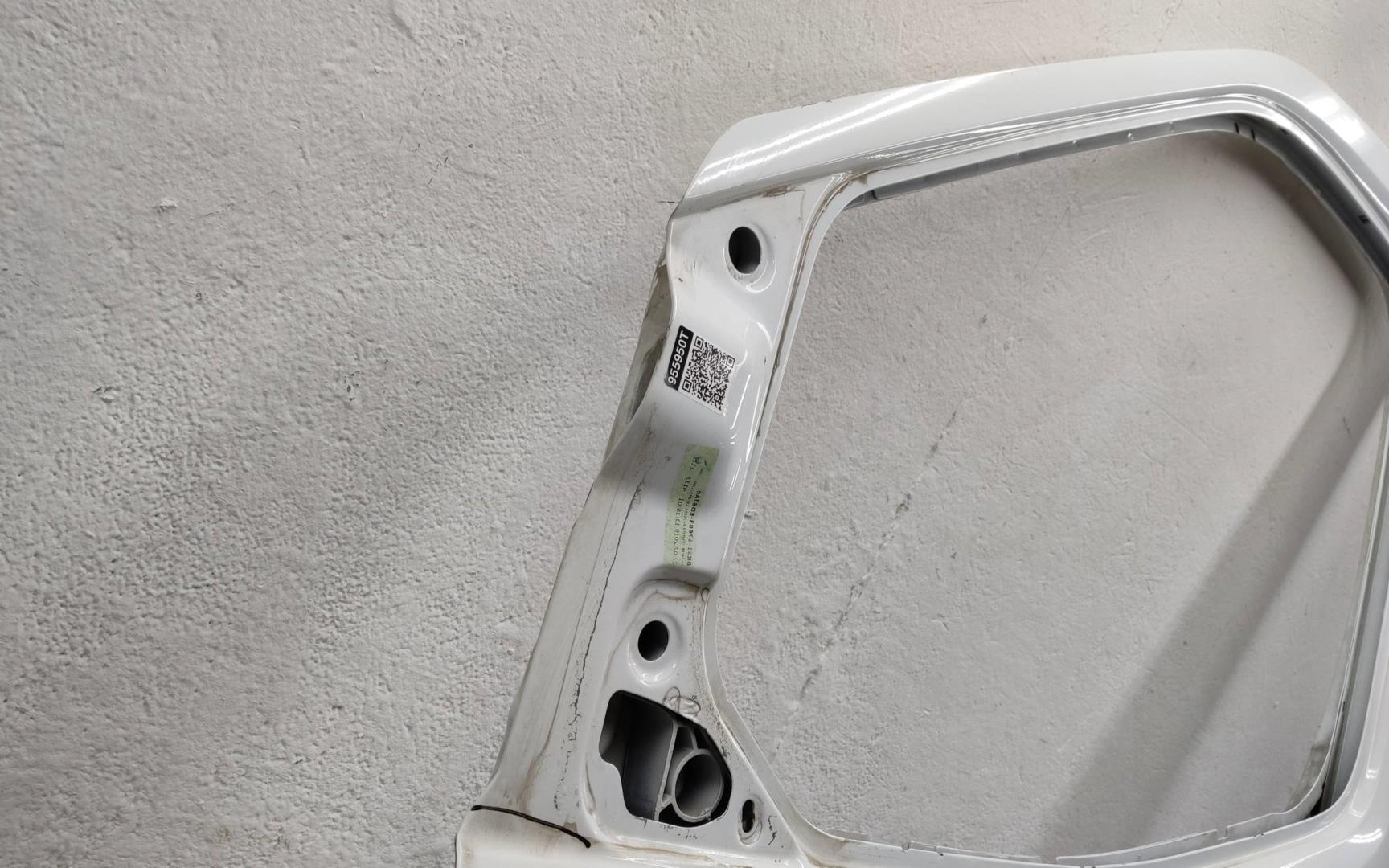 Дверь передняя левая