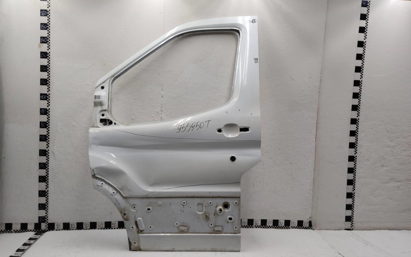 Дверь передняя левая