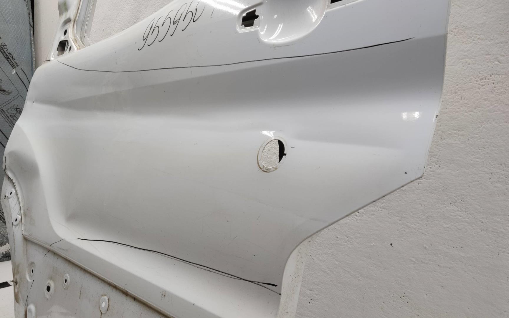 Дверь передняя левая