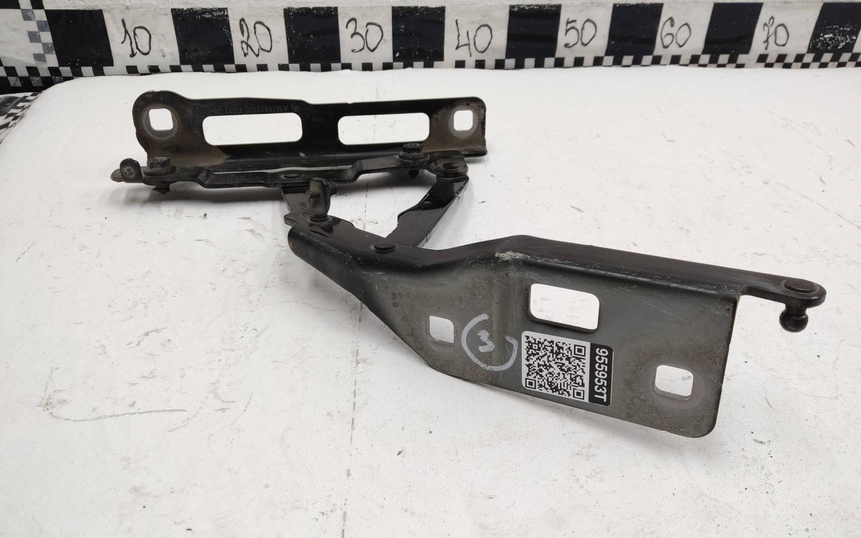 Петля капота левая