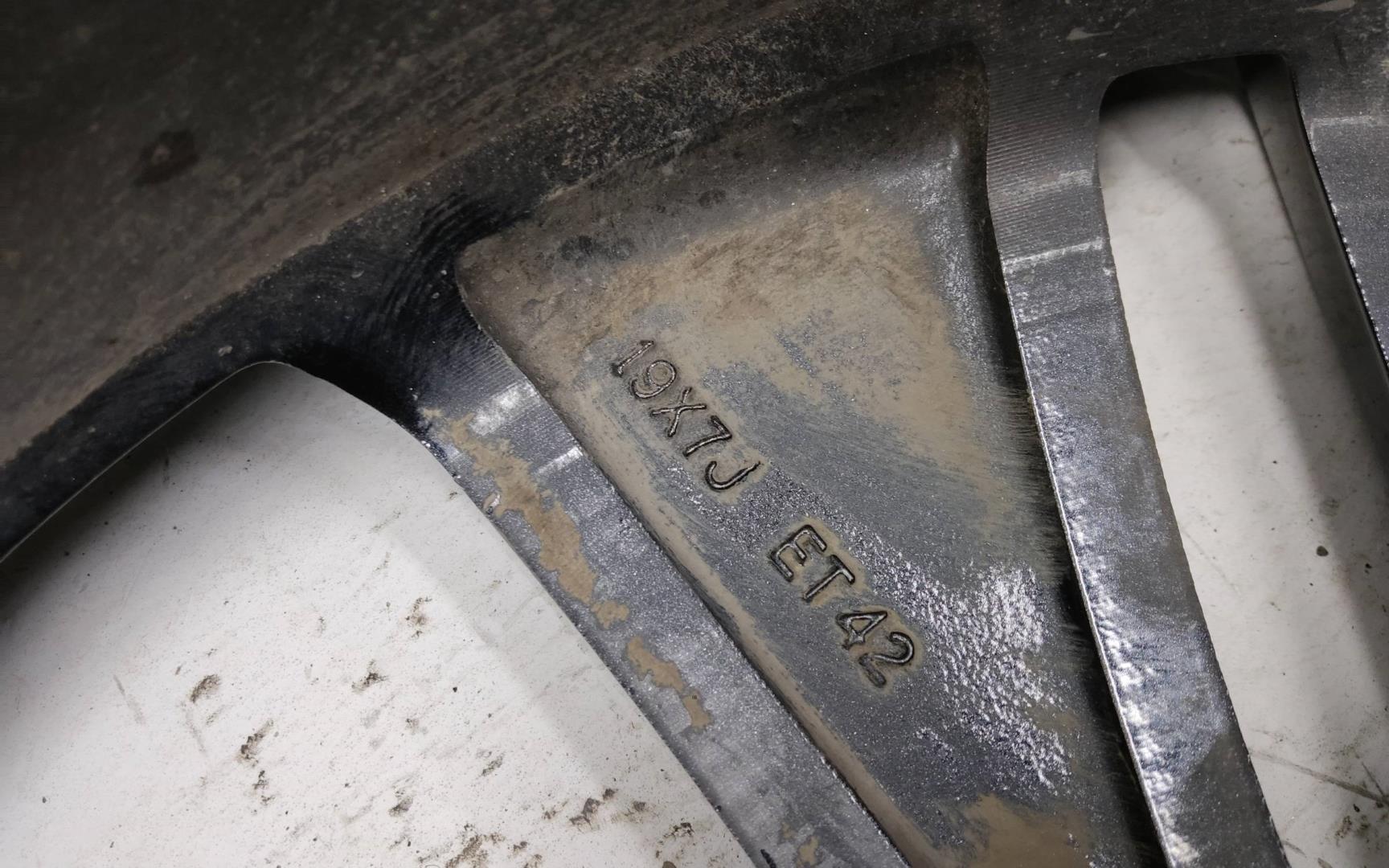 Диск колесный литой легкий сплав