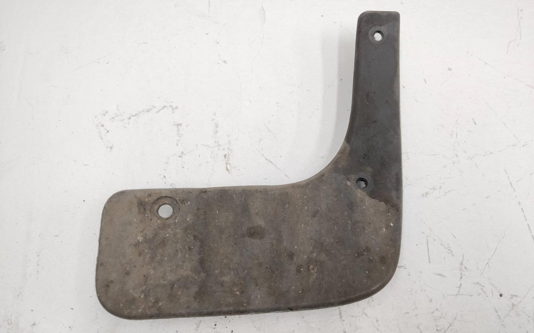 Брызговик передний левый