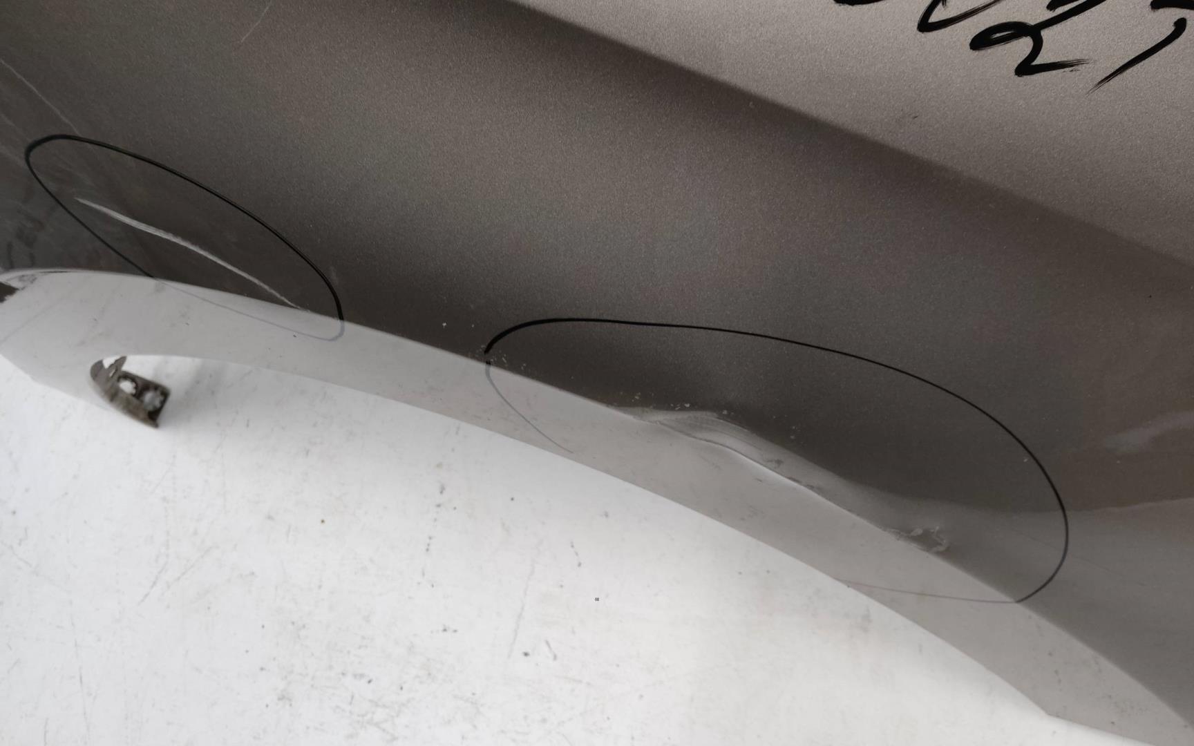 Крыло переднее правое