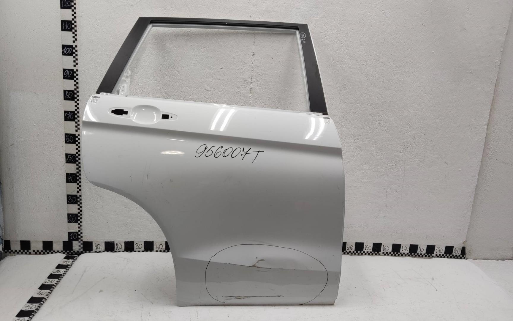 Дверь задняя правая