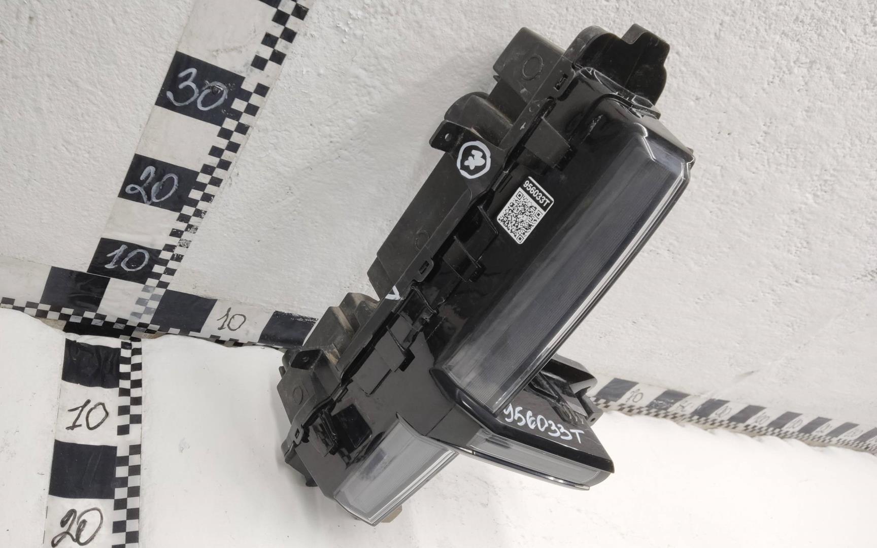 Фара дневного света правая (ходовые огни)