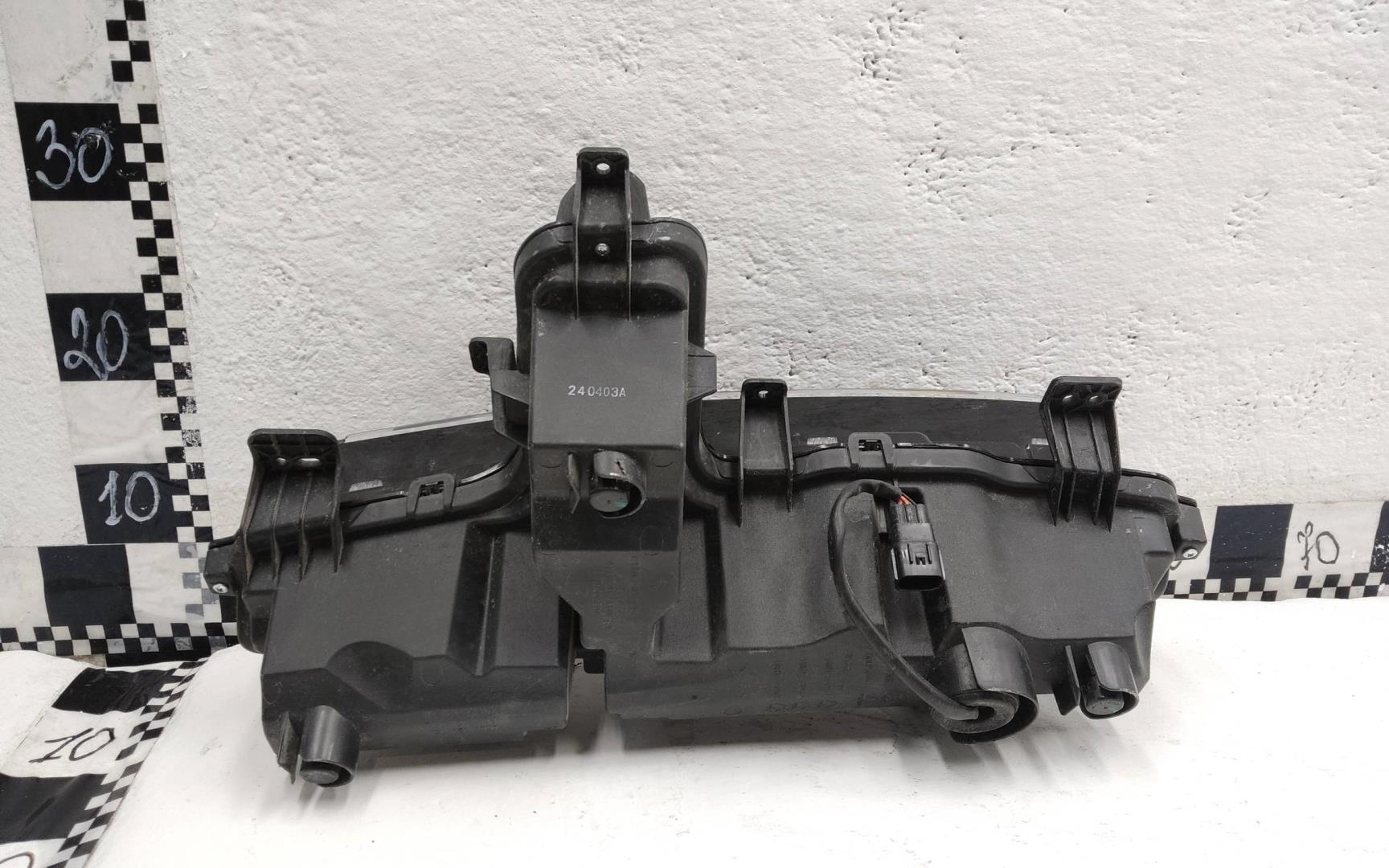 Фара дневного света правая (ходовые огни)