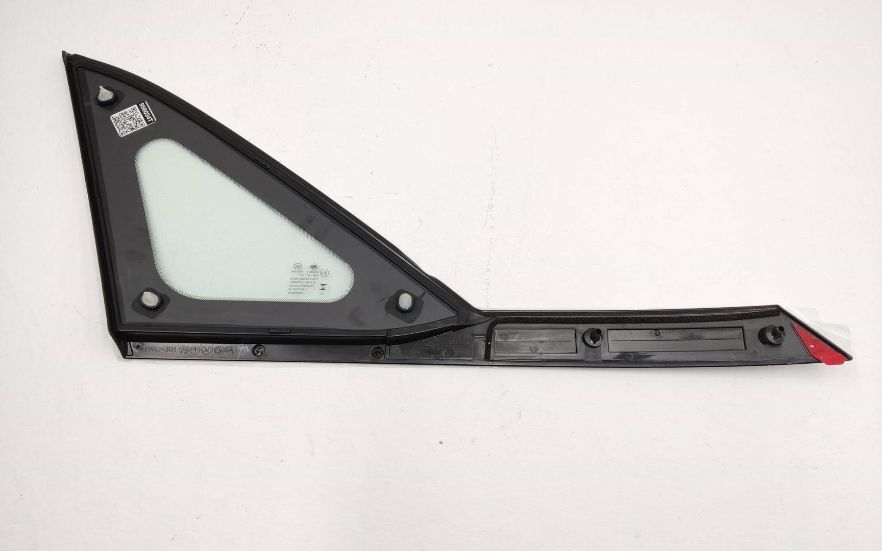 Стекло кузовное глухое правое