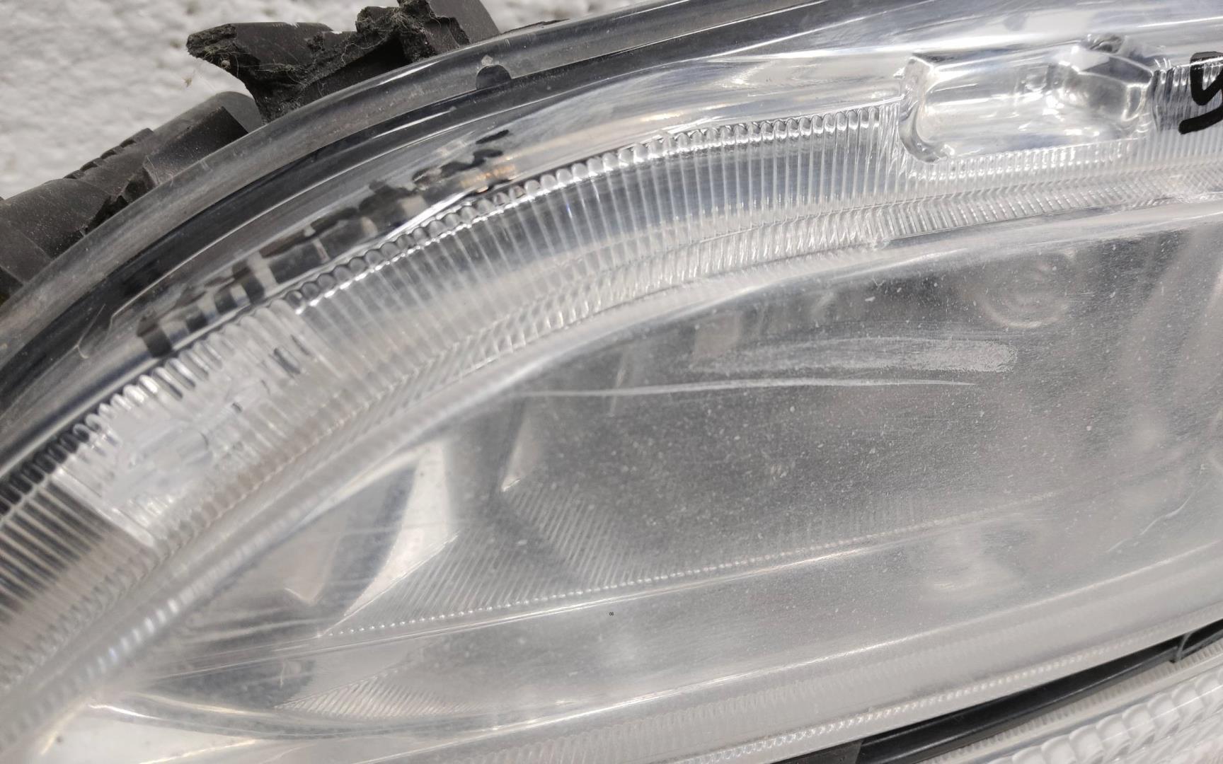 Фара противотуманная левая