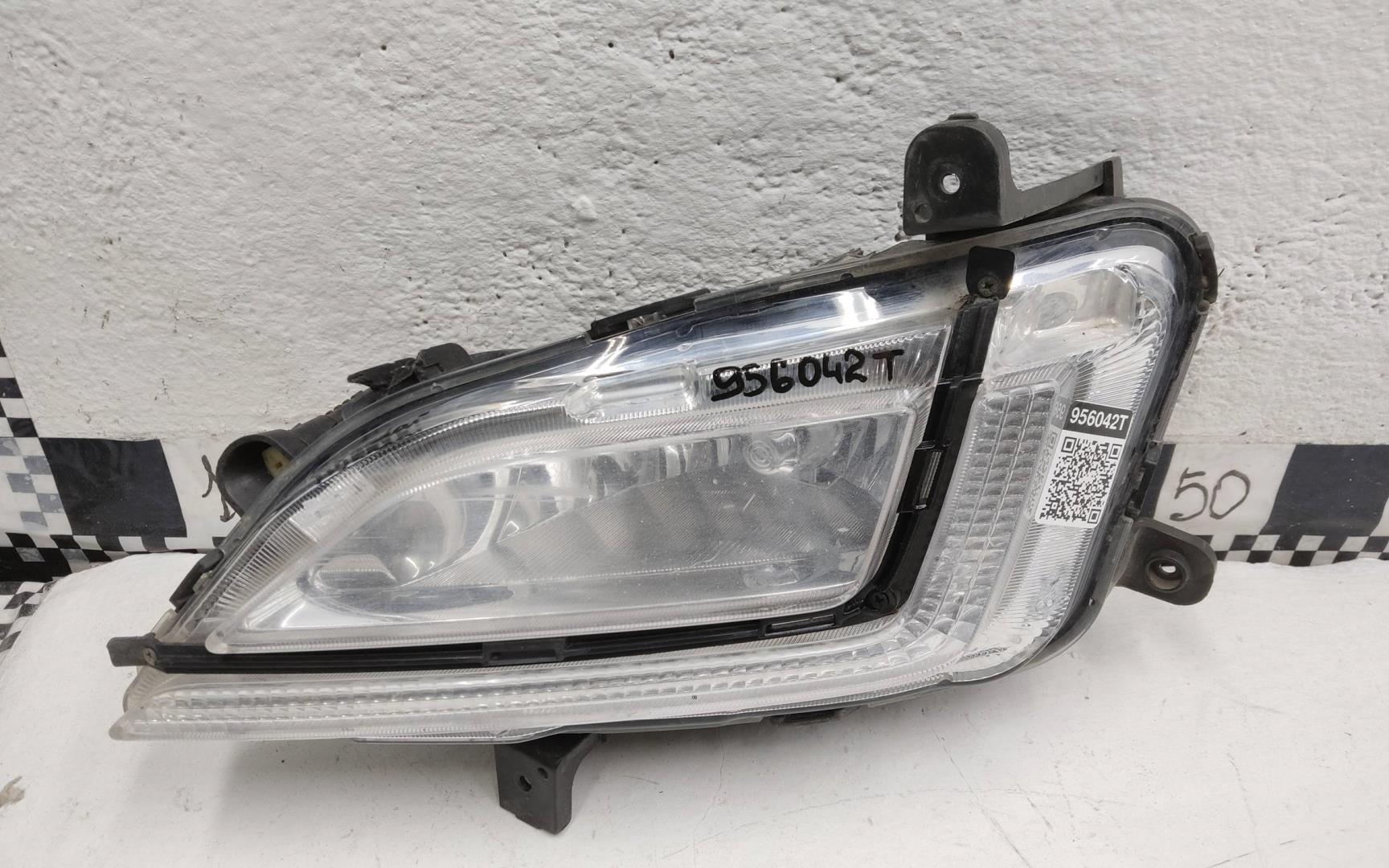 Фара противотуманная левая