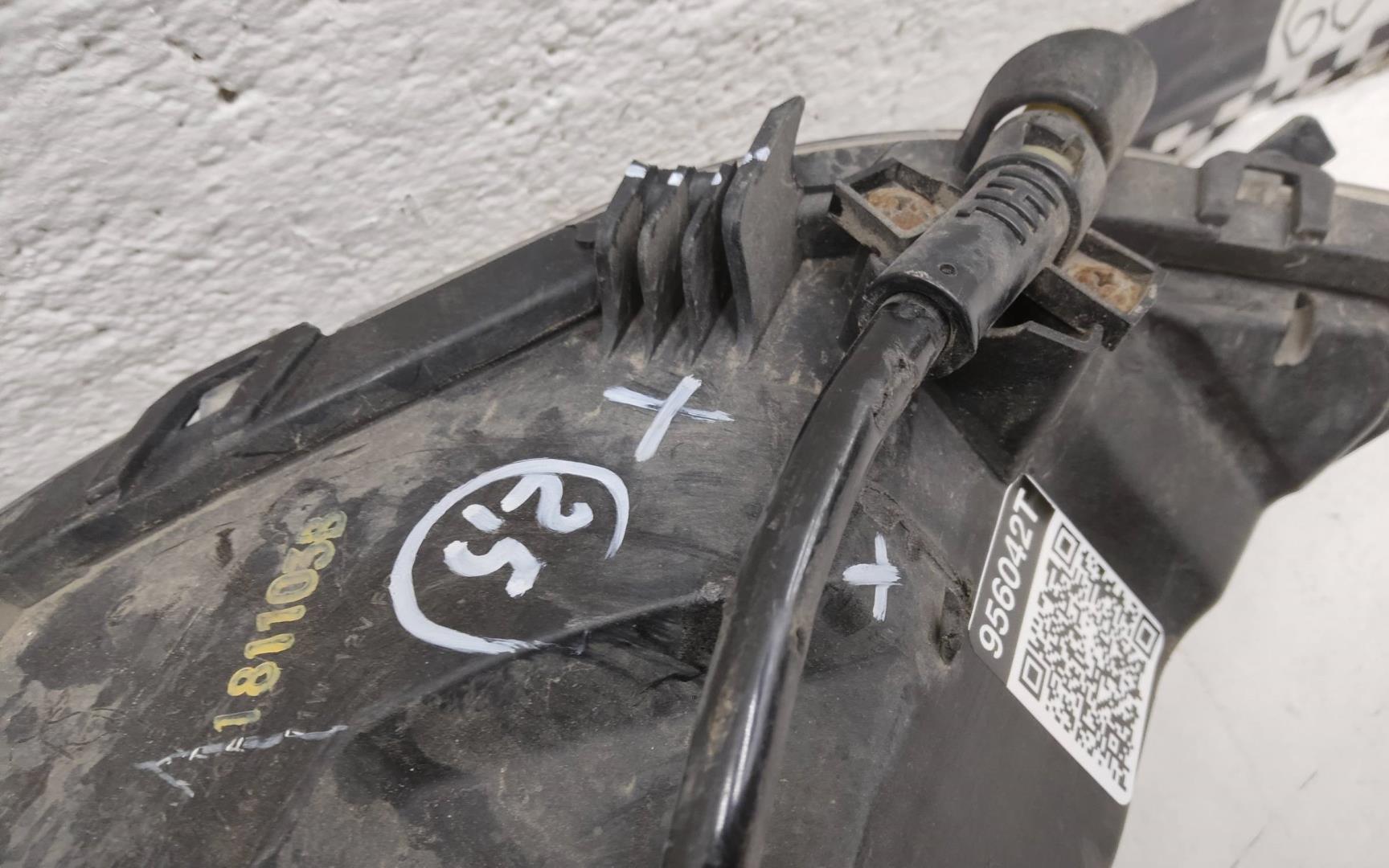 Фара противотуманная левая