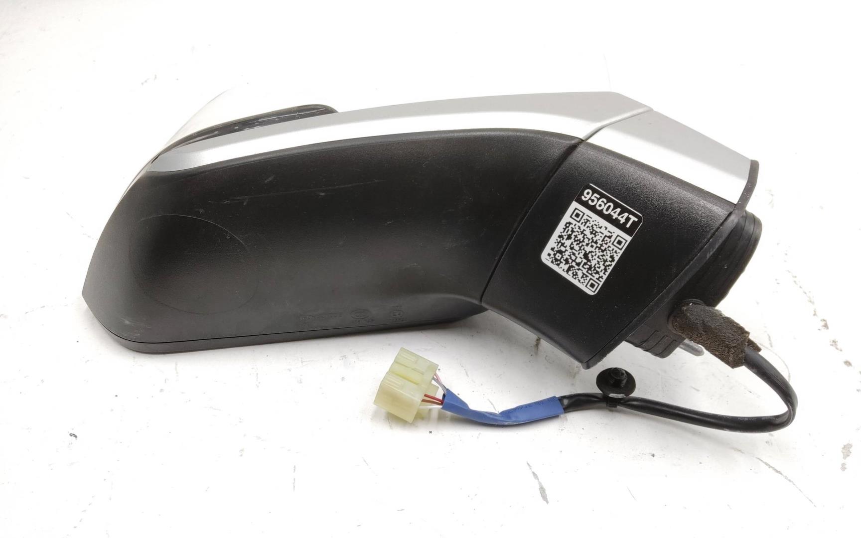 Зеркало правое электрическое