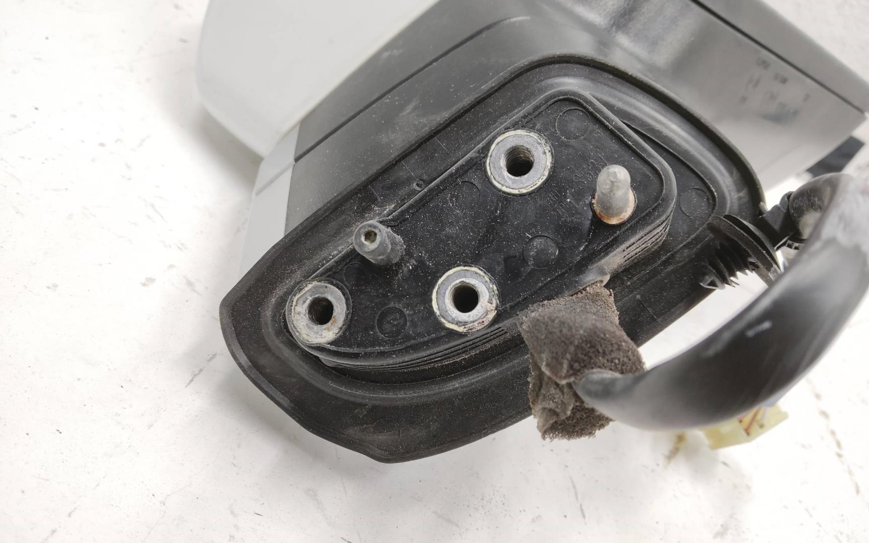 Зеркало правое электрическое