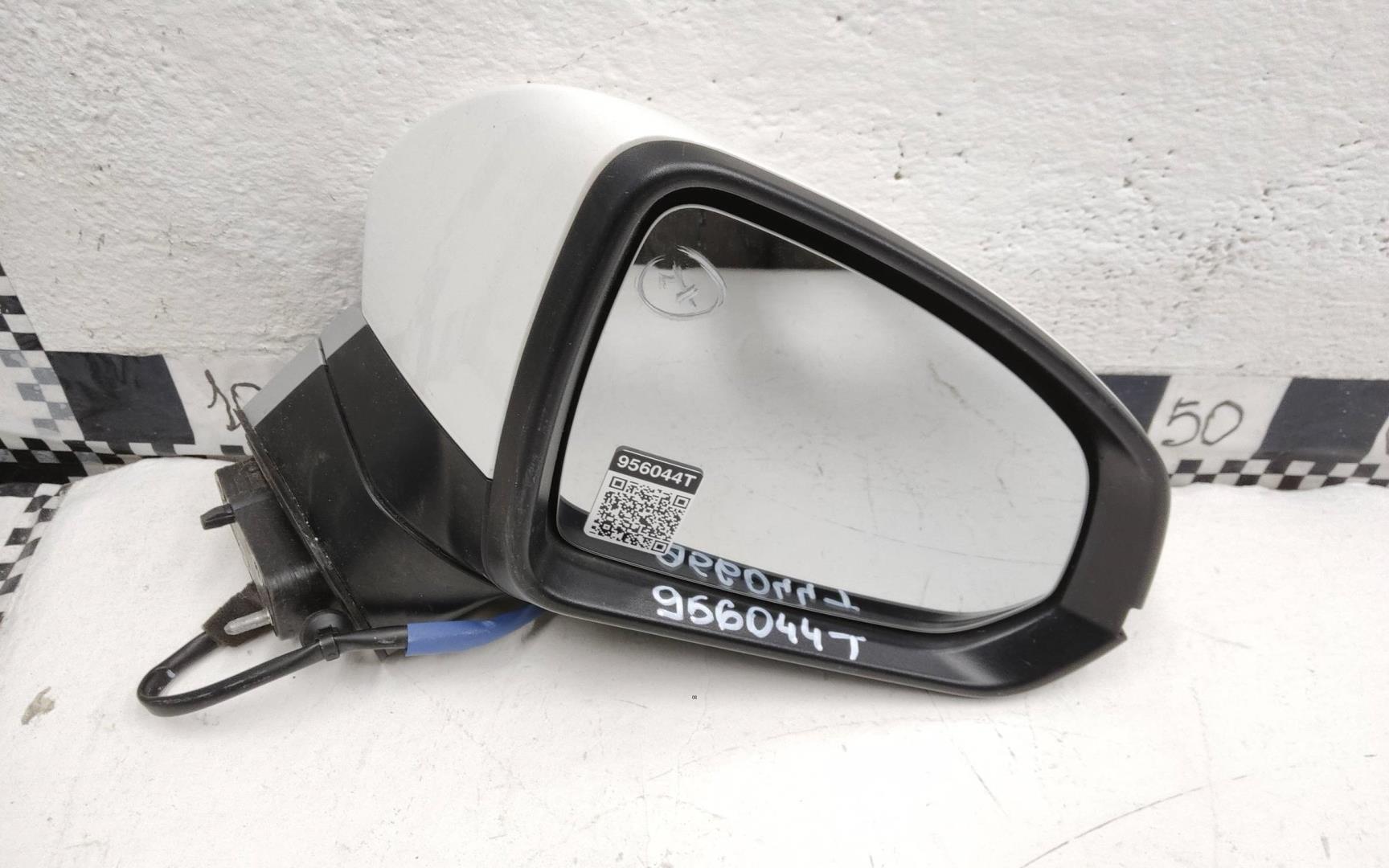 Зеркало правое электрическое