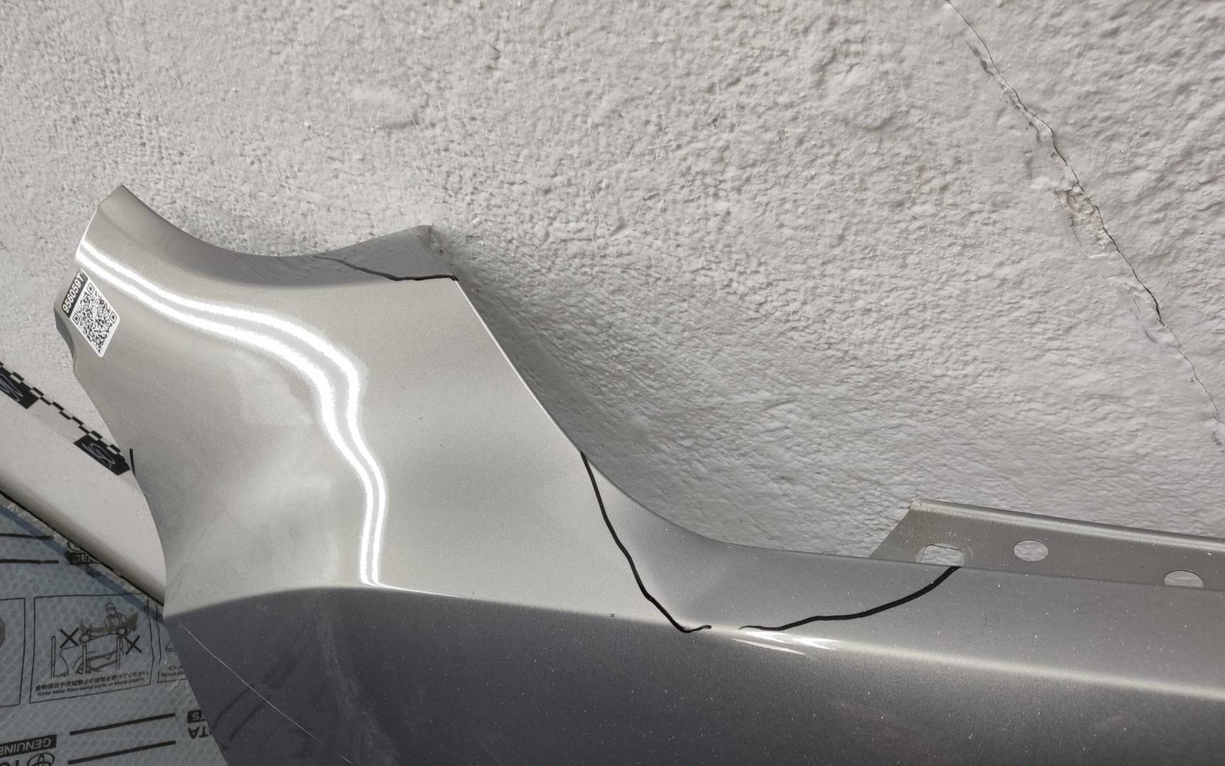 Крыло переднее правое