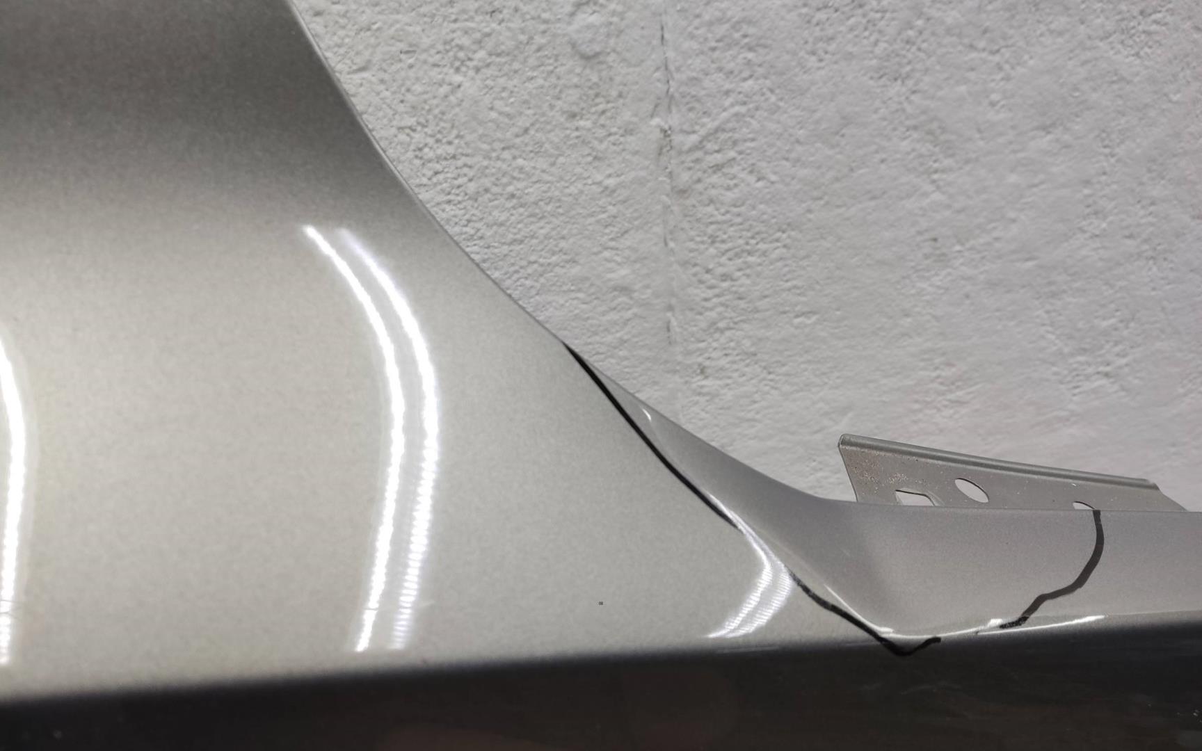 Крыло переднее правое