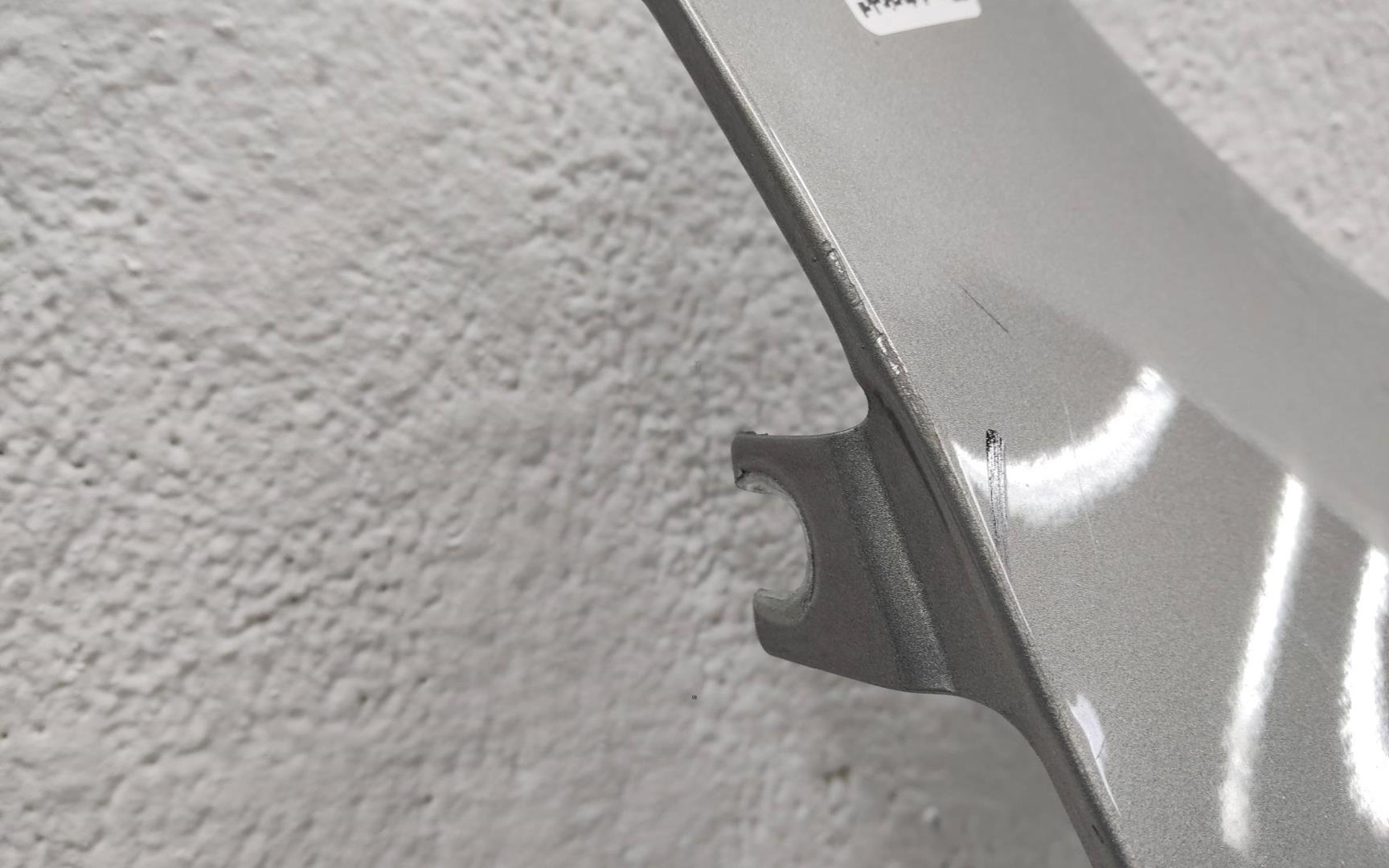 Крыло переднее правое