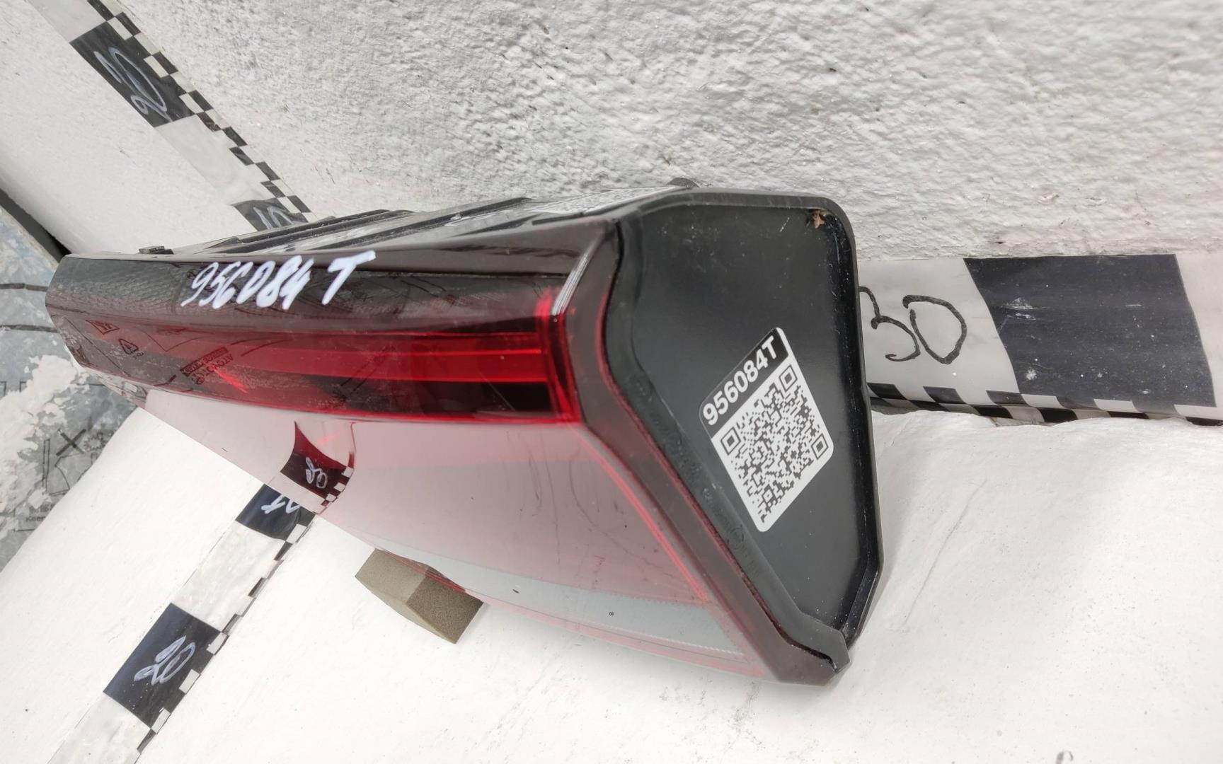 Фонарь задний внутренний правый