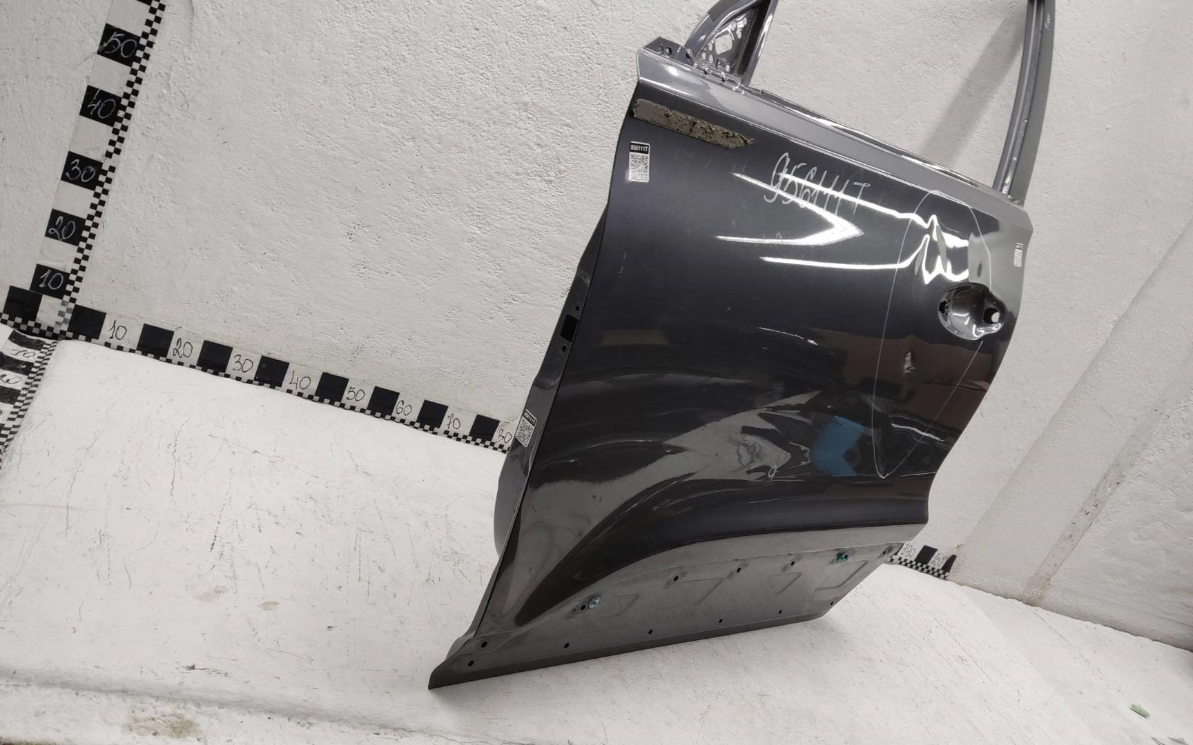 Дверь передняя левая