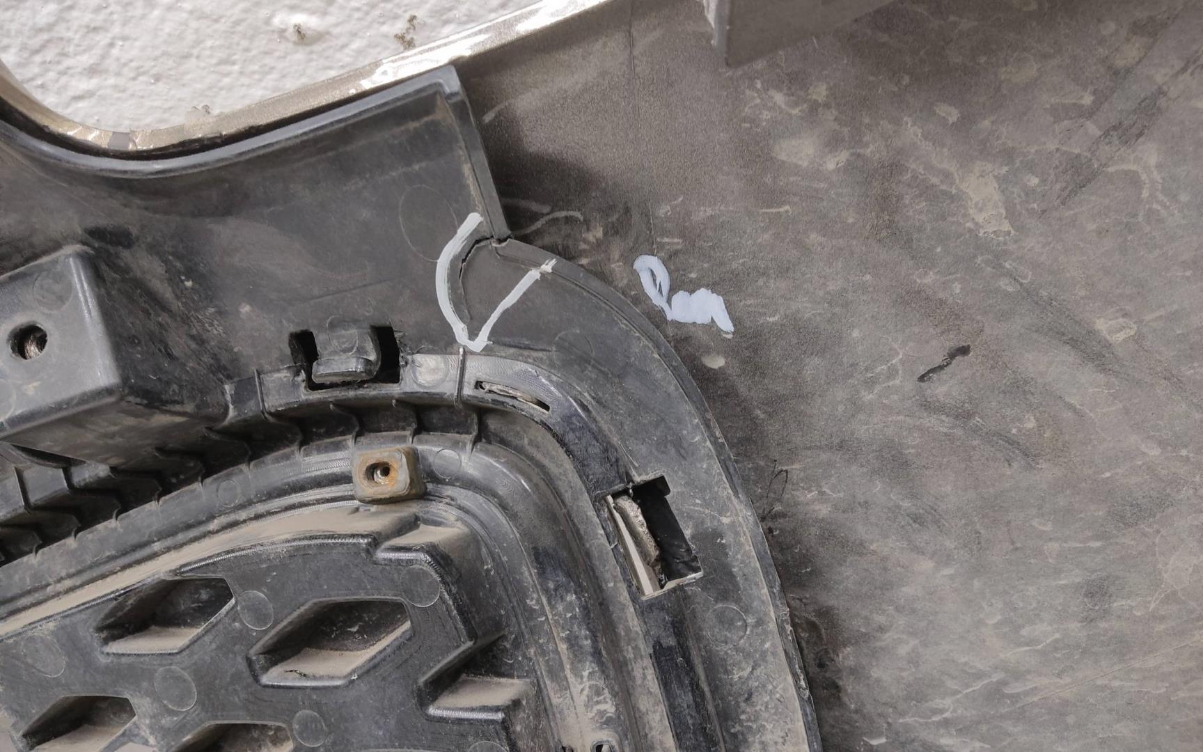 Бампер передний