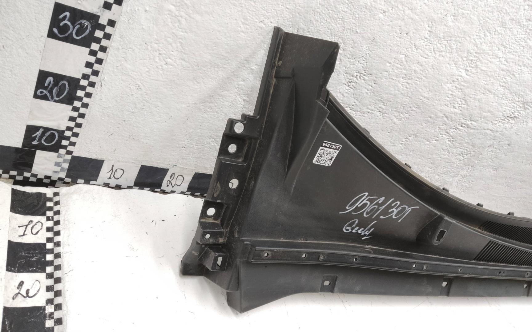 Решетка стеклоочистителей (Жабо)