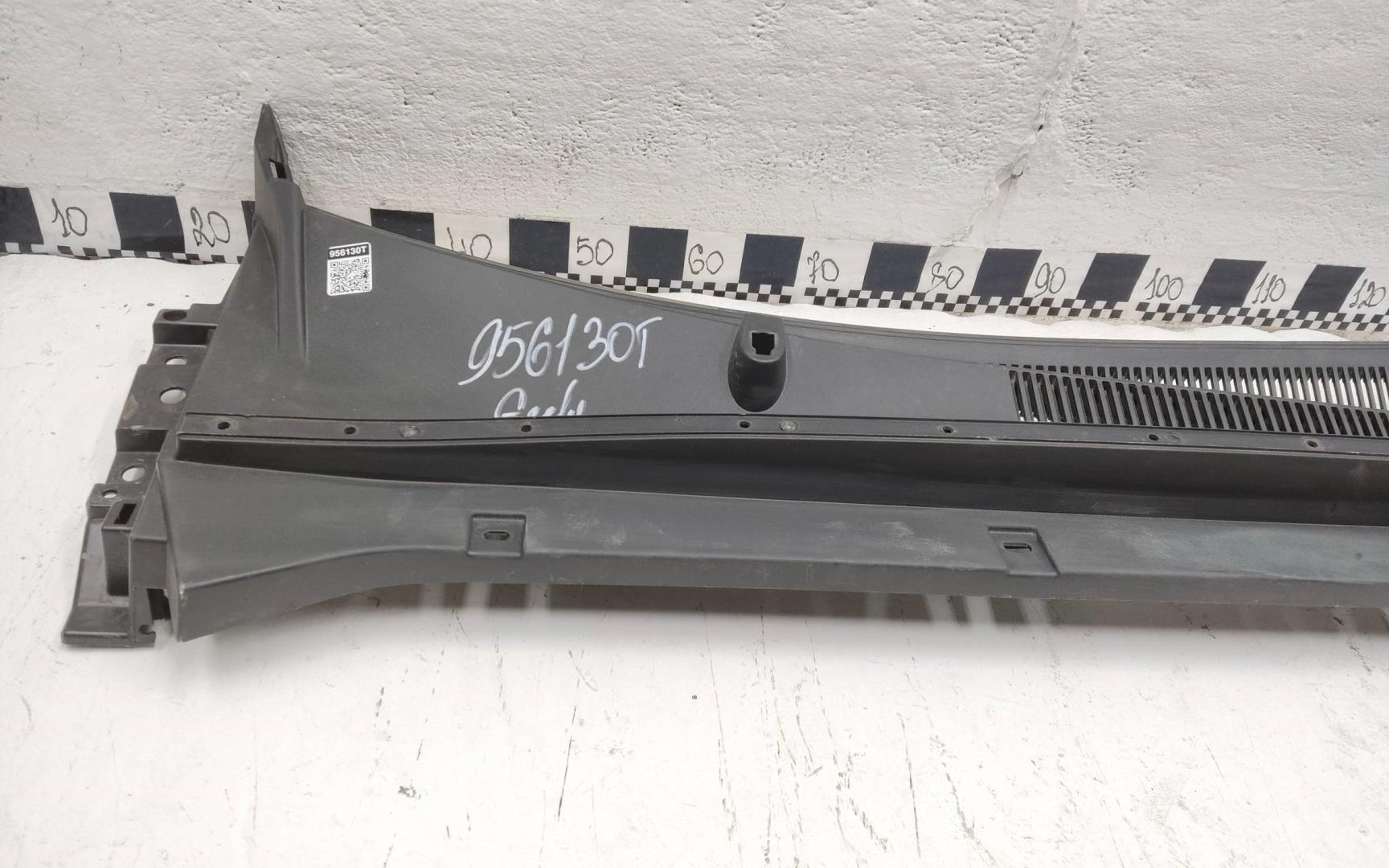 Решетка стеклоочистителей (Жабо)