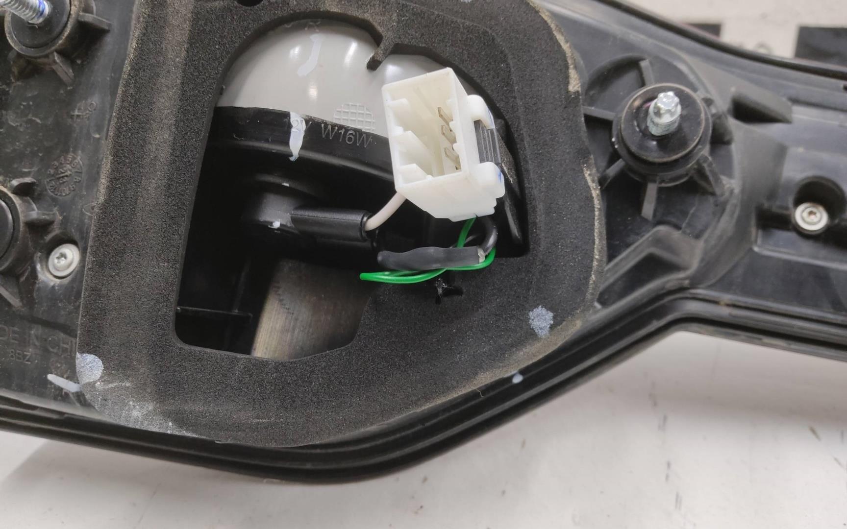 Фонарь задний